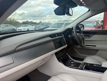 Used Jaguar XF 2017 for sale - 79721684: Photo