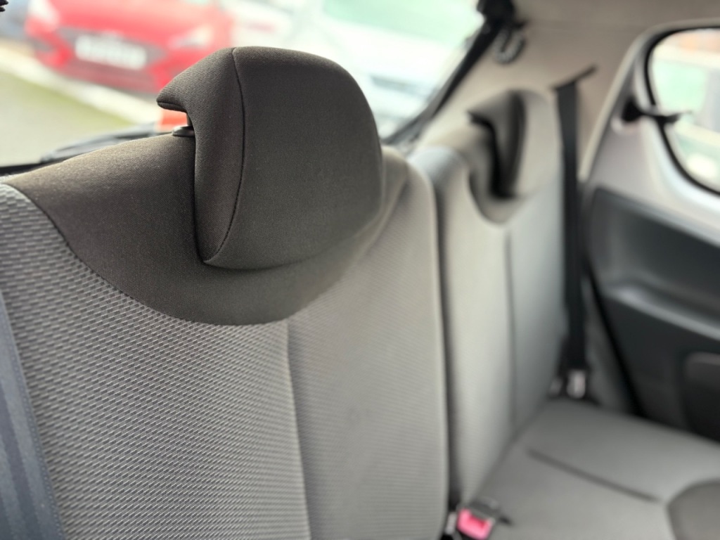 Used Toyota AYGO 2006 for sale - 76495684: Photo 10