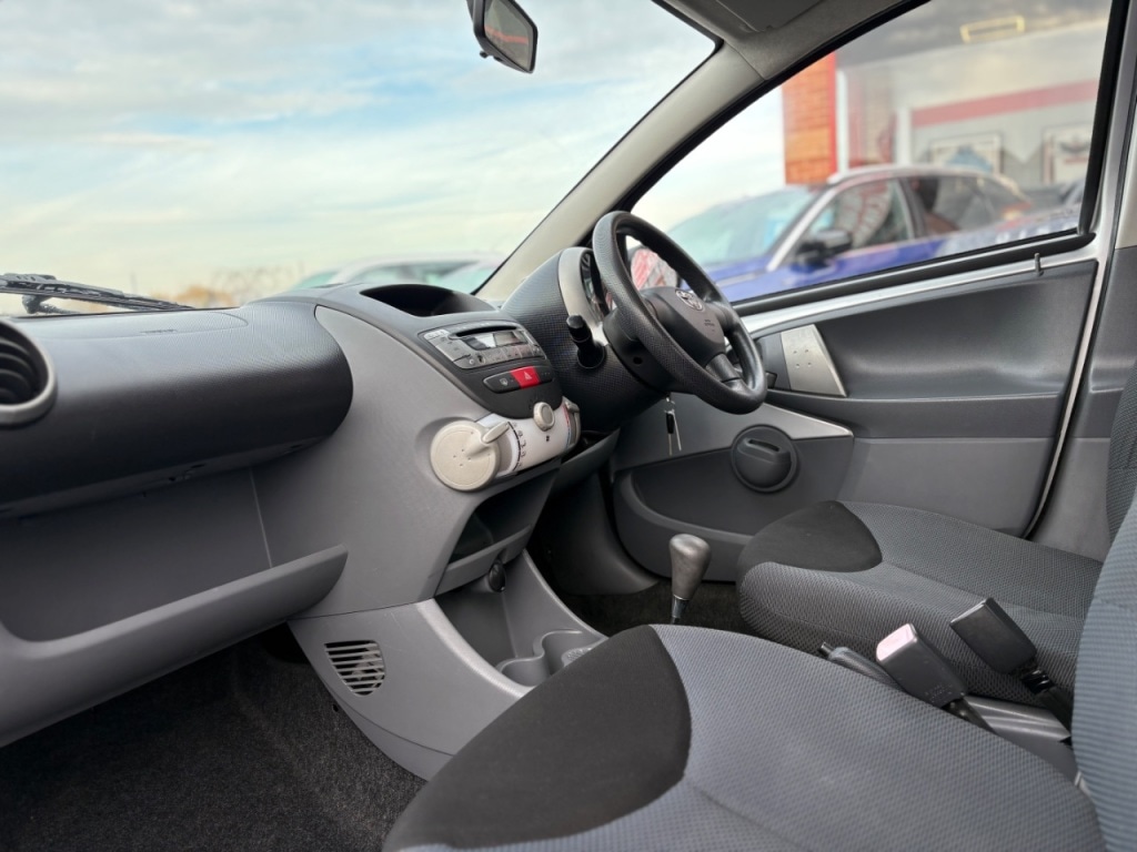 Used Toyota AYGO 2006 for sale - 76495684: Photo 3