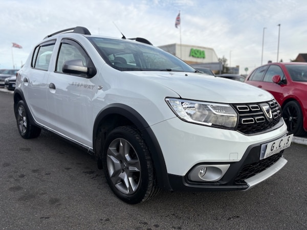 Used Dacia Sandero Stepway 2018 for sale - 76178264: Photo 2