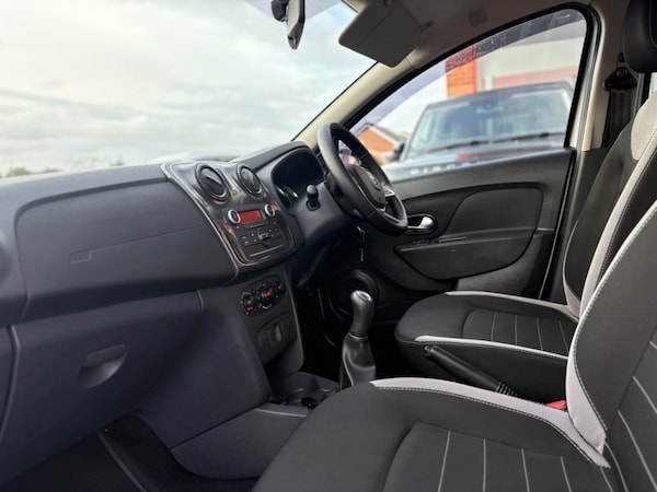 Used Dacia Sandero Stepway 2018 for sale - 76178264: Photo 3