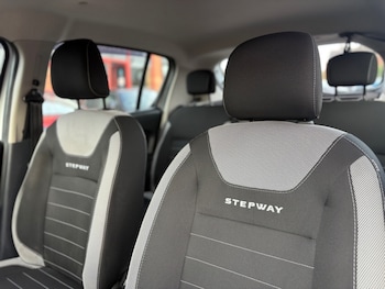 Used Dacia Sandero Stepway 2018 for sale - 76178264: Photo 4