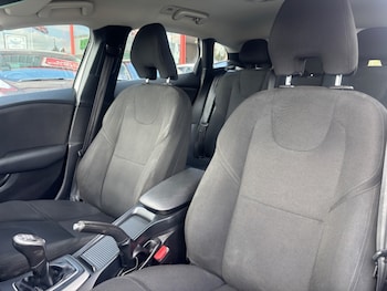 Used Volvo V40 2013 for sale - 75358746: Photo