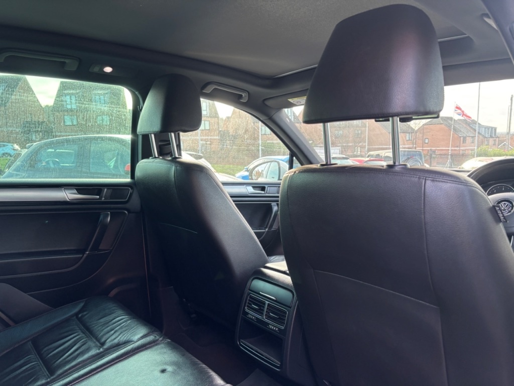 Used Volkswagen Touareg 2015 for sale - 77061473: Photo 9