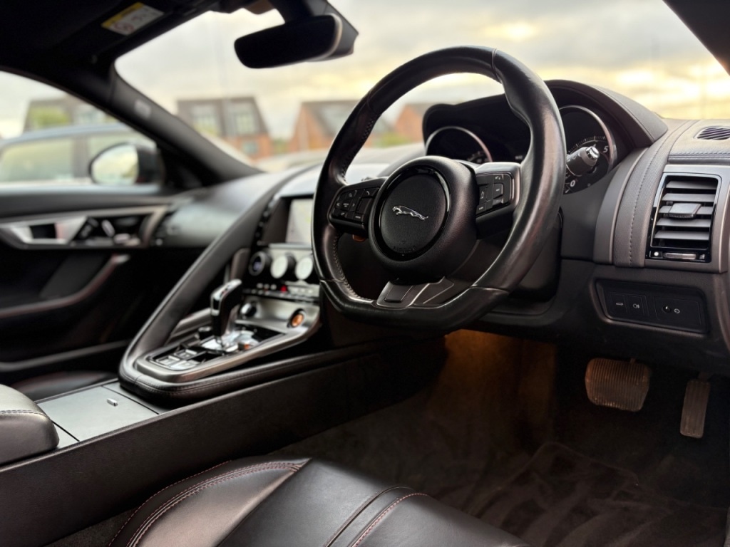 Used Jaguar F-Type 2015 for sale - 76197168: Photo 14