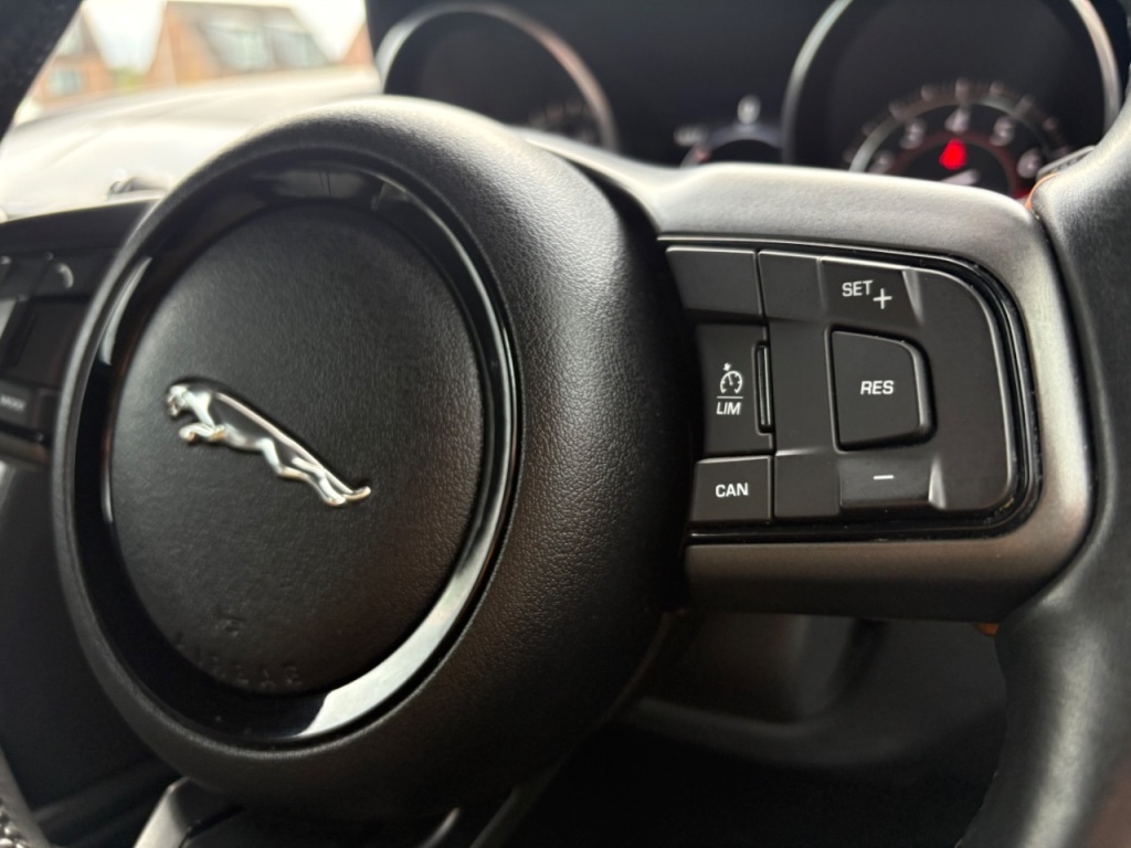 Used Jaguar F-Type 2015 for sale - 76197168: Photo 22