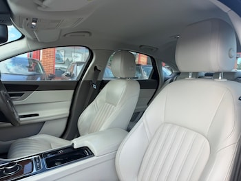 Used Jaguar XF 2016 for sale - 79488780: Photo