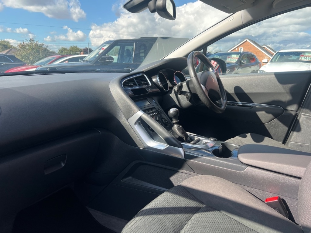 Used Peugeot 3008 2016 for sale - 76114114: Photo 3