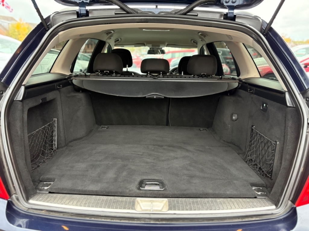 Used Mercedes-Benz C Class 2012 for sale - 76118345: Photo 9