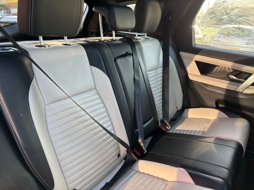 Used Land Rover Discovery Sport 2023 for sale - 76616976: Photo 12