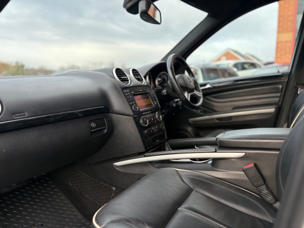 Used Mercedes-Benz M Class 2011 for sale - 76616966: Photo 3