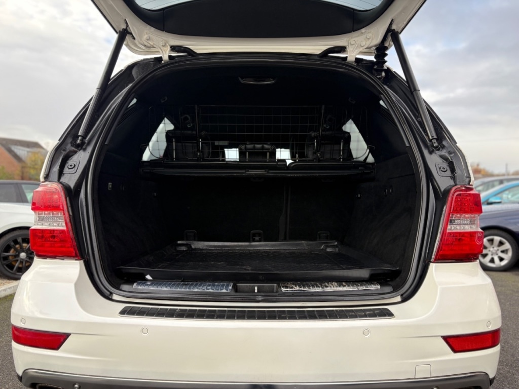 Used Mercedes-Benz M Class 2011 for sale - 76616966: Photo 8