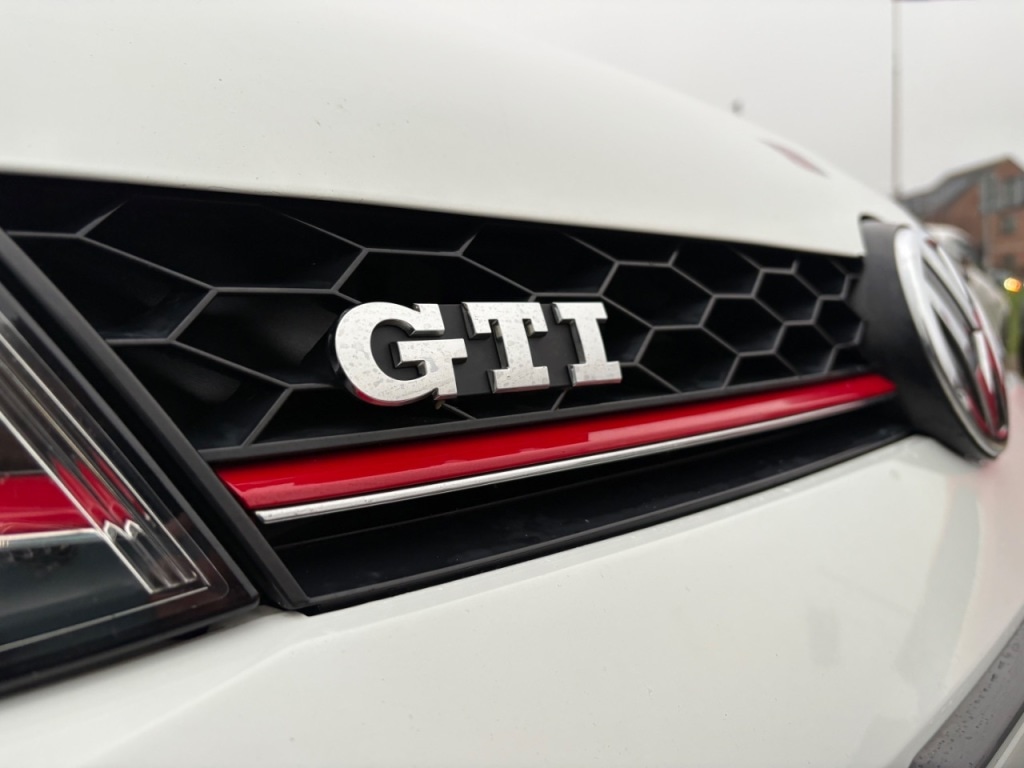 Used Volkswagen Golf 2017 for sale - 77061469: Photo 2