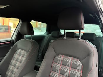 Used Volkswagen Golf 2017 for sale - 77061469: Photo