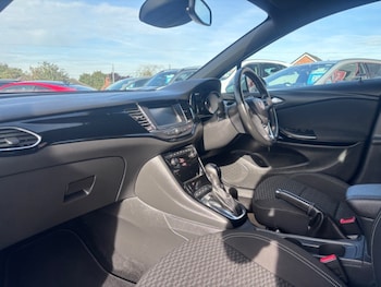 Used Vauxhall Astra 2017 for sale - 76056585: Photo 4