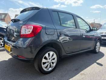 Used Dacia Sandero 2016 for sale - 74942092: Photo