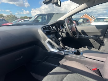 Used Peugeot 3008 2016 for sale - 77641923: Photo