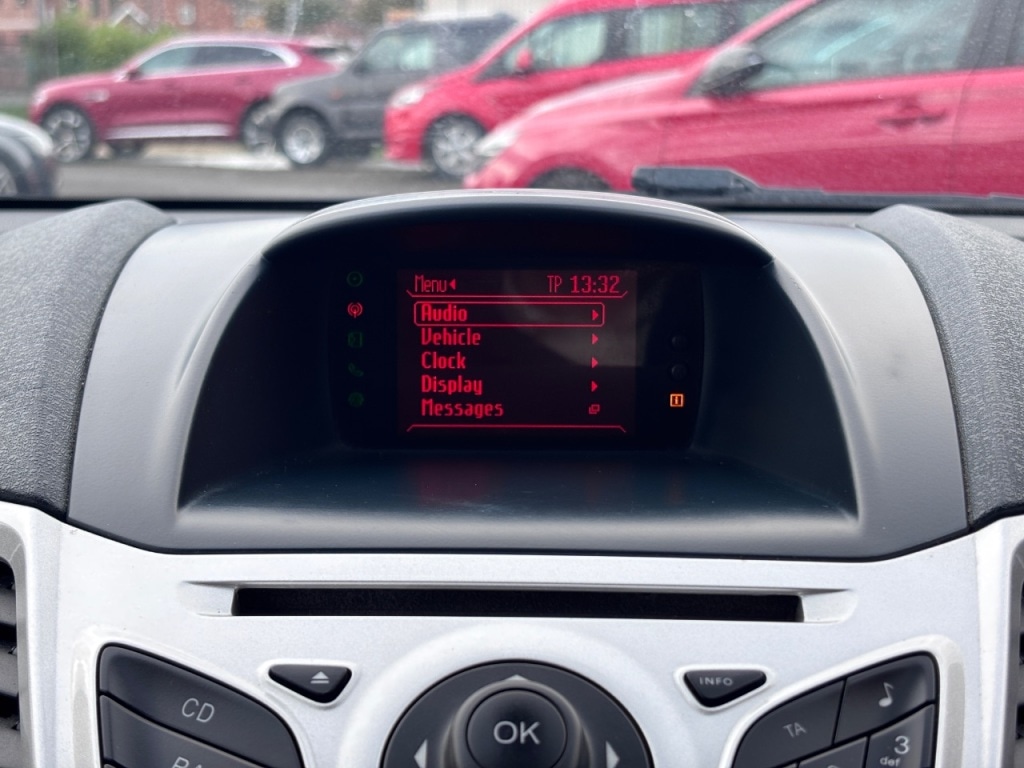 Used Ford Fiesta 2012 for sale - 76379863: Photo 15