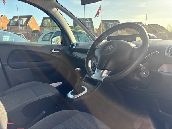 Used Citroen C3 Picasso 2017 for sale - 74300488: Photo 13