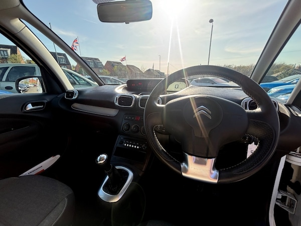 Used Citroen C3 Picasso 2017 for sale - 74300488: Photo 22