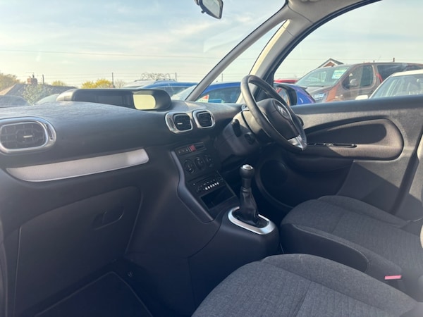 Used Citroen C3 Picasso 2017 for sale - 74300488: Photo 3