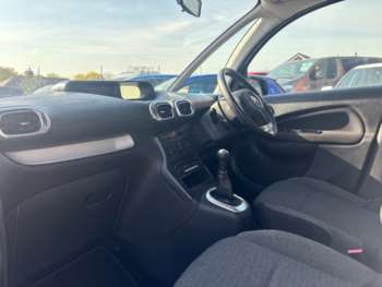 Used Citroen C3 Picasso 2017 for sale - 74300488: Photo