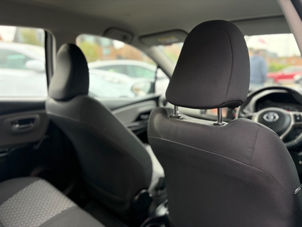 Used Toyota Yaris 2015 for sale - 76495642: Photo 11