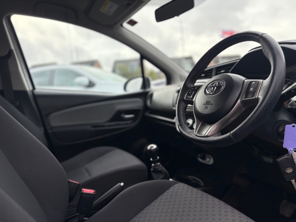 Used Toyota Yaris 2015 for sale - 76495642: Photo 14