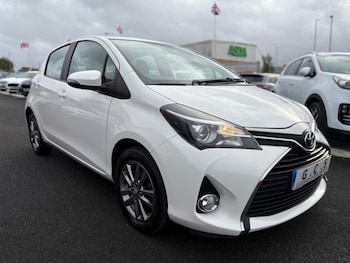 Used Toyota Yaris 2015 for sale - 76495642: Photo
