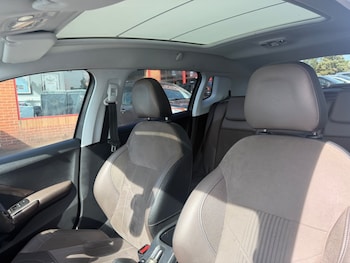 Used Peugeot 2008 2015 for sale - 79460669: Photo