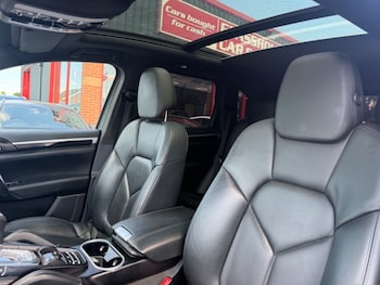 Used Porsche Cayenne 2015 for sale - 79141465: Photo