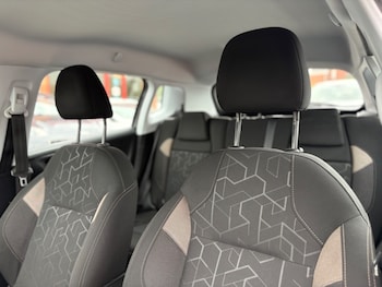 Used Peugeot 2008 2015 for sale - 76068201: Photo