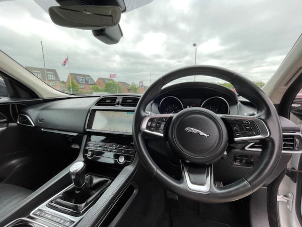 Used Jaguar F-Pace 2019 for sale - 74616323: Photo 26