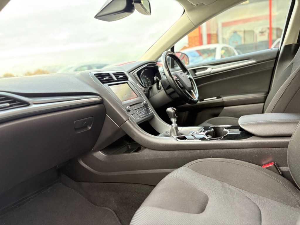 Used Ford Mondeo 2016 for sale - 76453739: Photo 3