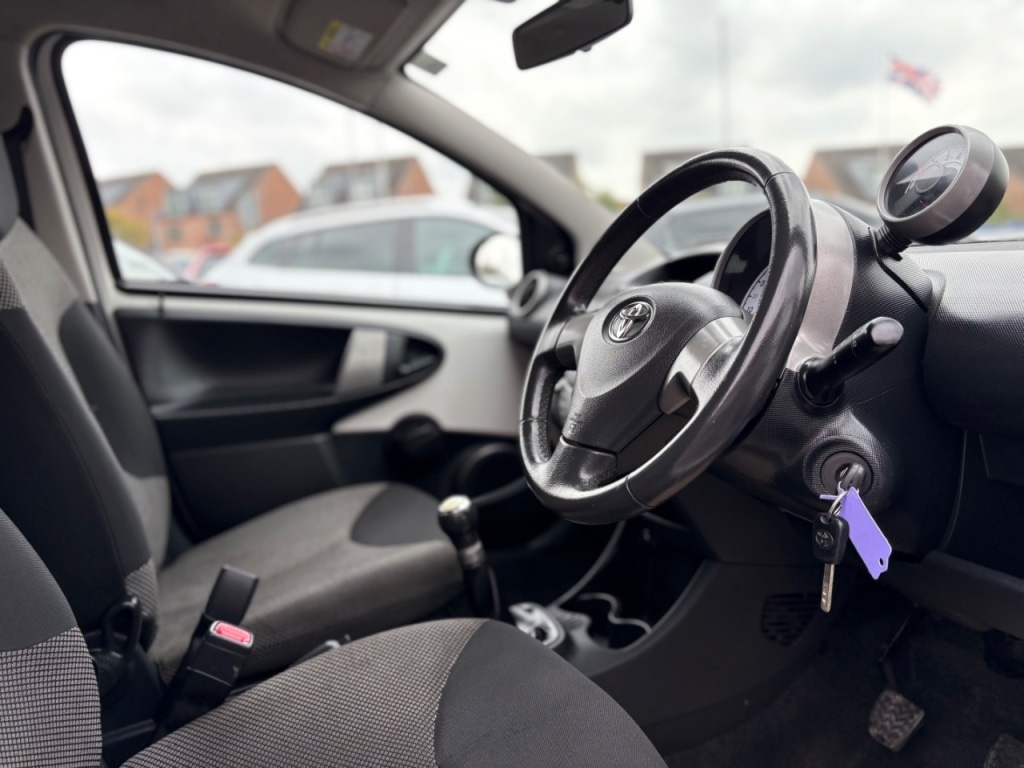 Used Toyota AYGO 2013 for sale - 75997820: Photo 11