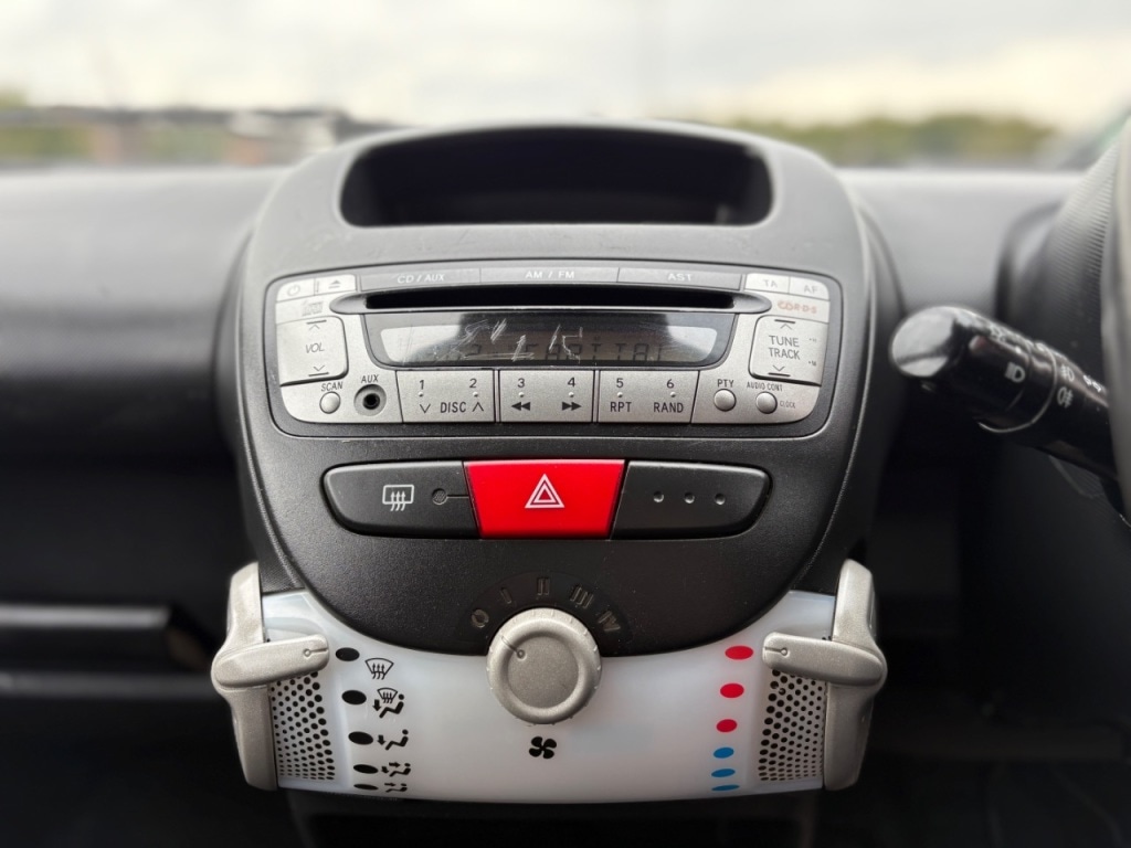 Used Toyota AYGO 2013 for sale - 75997820: Photo 12