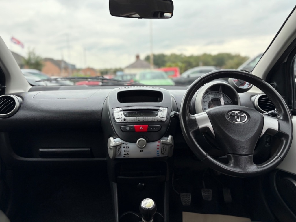 Used Toyota AYGO 2013 for sale - 75997820: Photo 3