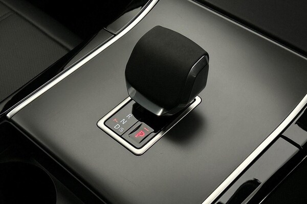 Used Land Rover Range Rover Velar 2024 for sale - 76188668: Photo 13