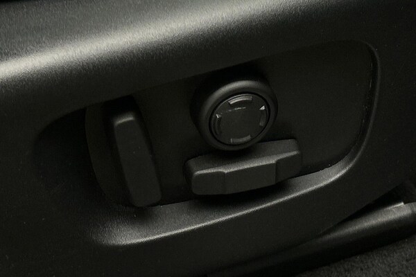 Used Land Rover Range Rover Velar 2024 for sale - 76188668: Photo 28
