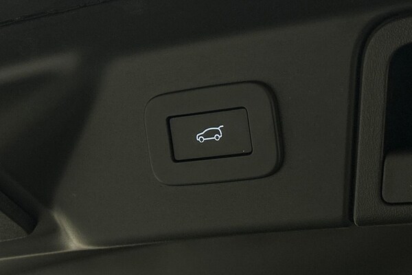 Used Land Rover Range Rover Velar 2024 for sale - 76188668: Photo 36