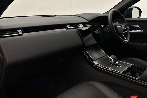Used Land Rover Range Rover Velar 2024 for sale - 76188668: Photo 38