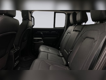 Used Land Rover Defender 110 2022 for sale - 75109089: Photo