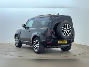 Used Land Rover Defender 90 2024 for sale - 75991274: Photo