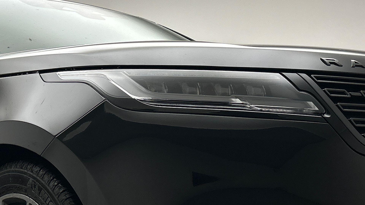 Used Land Rover Range Rover Velar 2024 for sale - 75990642: Photo 17