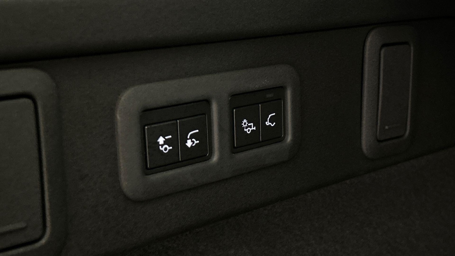 Used Land Rover Range Rover Velar 2024 for sale - 75990642: Photo 26