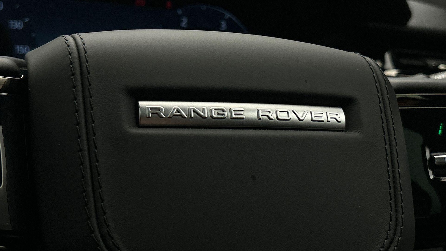 Used Land Rover Range Rover Velar 2024 for sale - 75990642: Photo 31