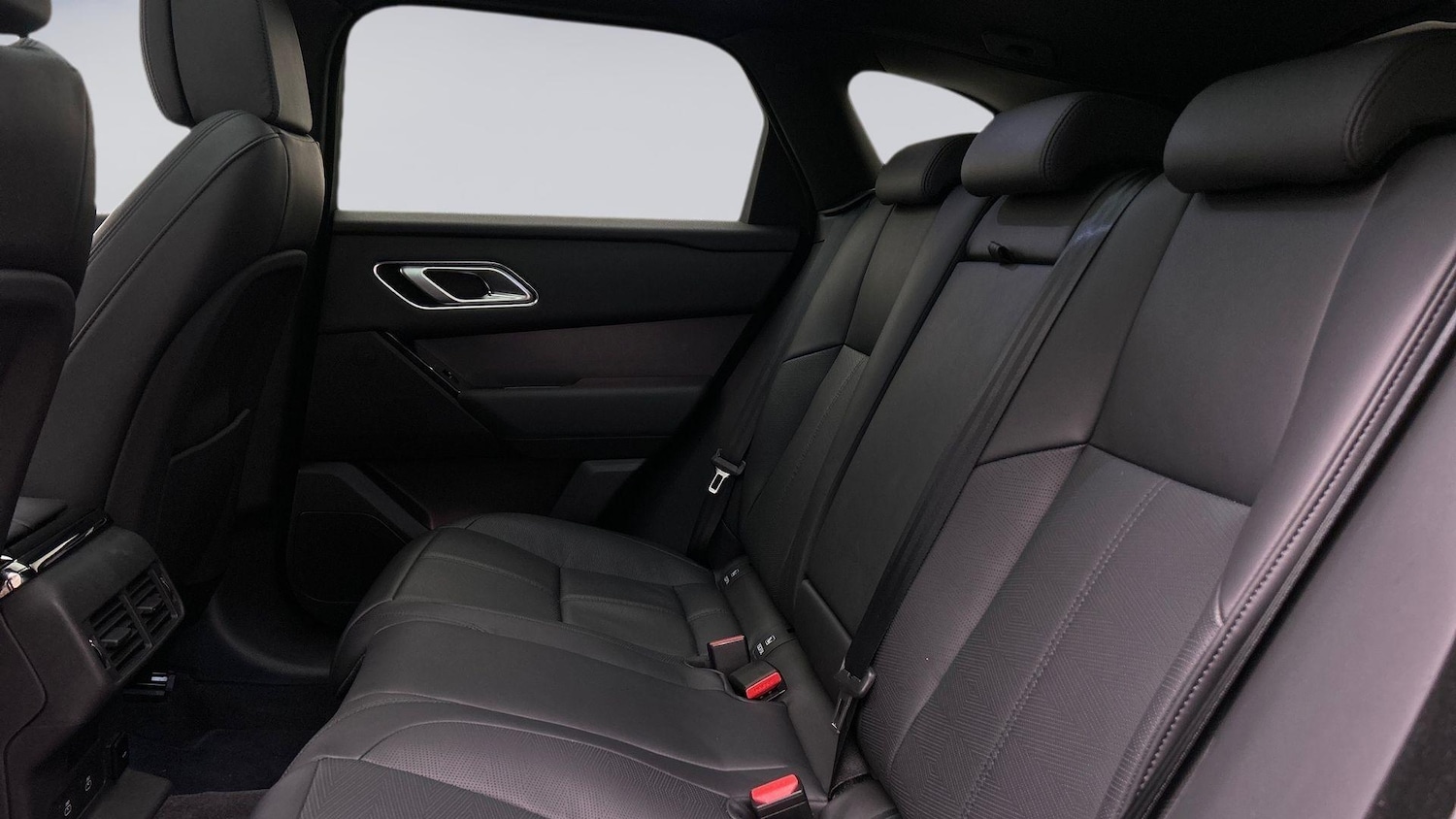 Used Land Rover Range Rover Velar 2024 for sale - 75990642: Photo 4