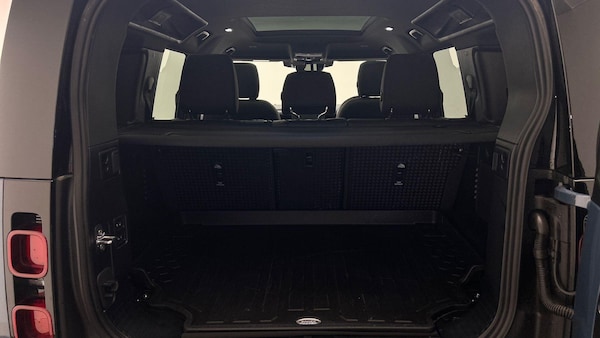 Used Land Rover Defender 110 2025 for sale - 76099317: Photo 10