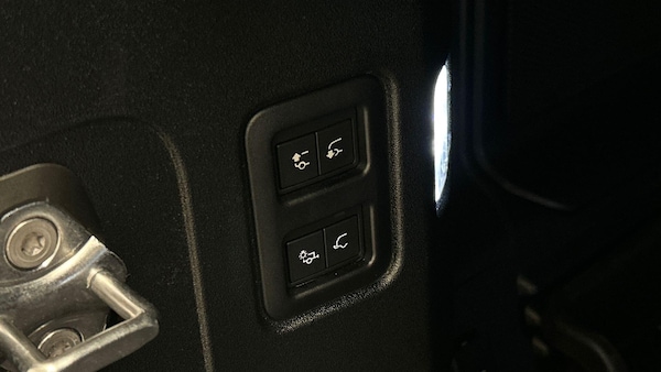 Used Land Rover Defender 110 2025 for sale - 76099317: Photo 26