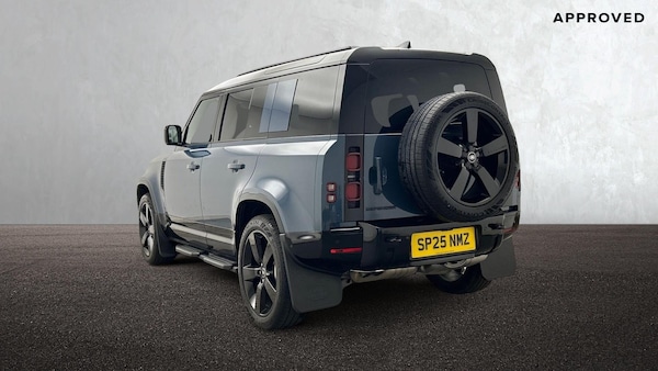 Used Land Rover Defender 110 2025 for sale - 76099317: Photo 2